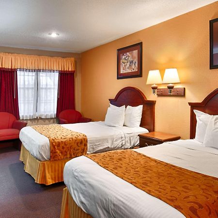 Best Western Delhi Inn Exteriör bild