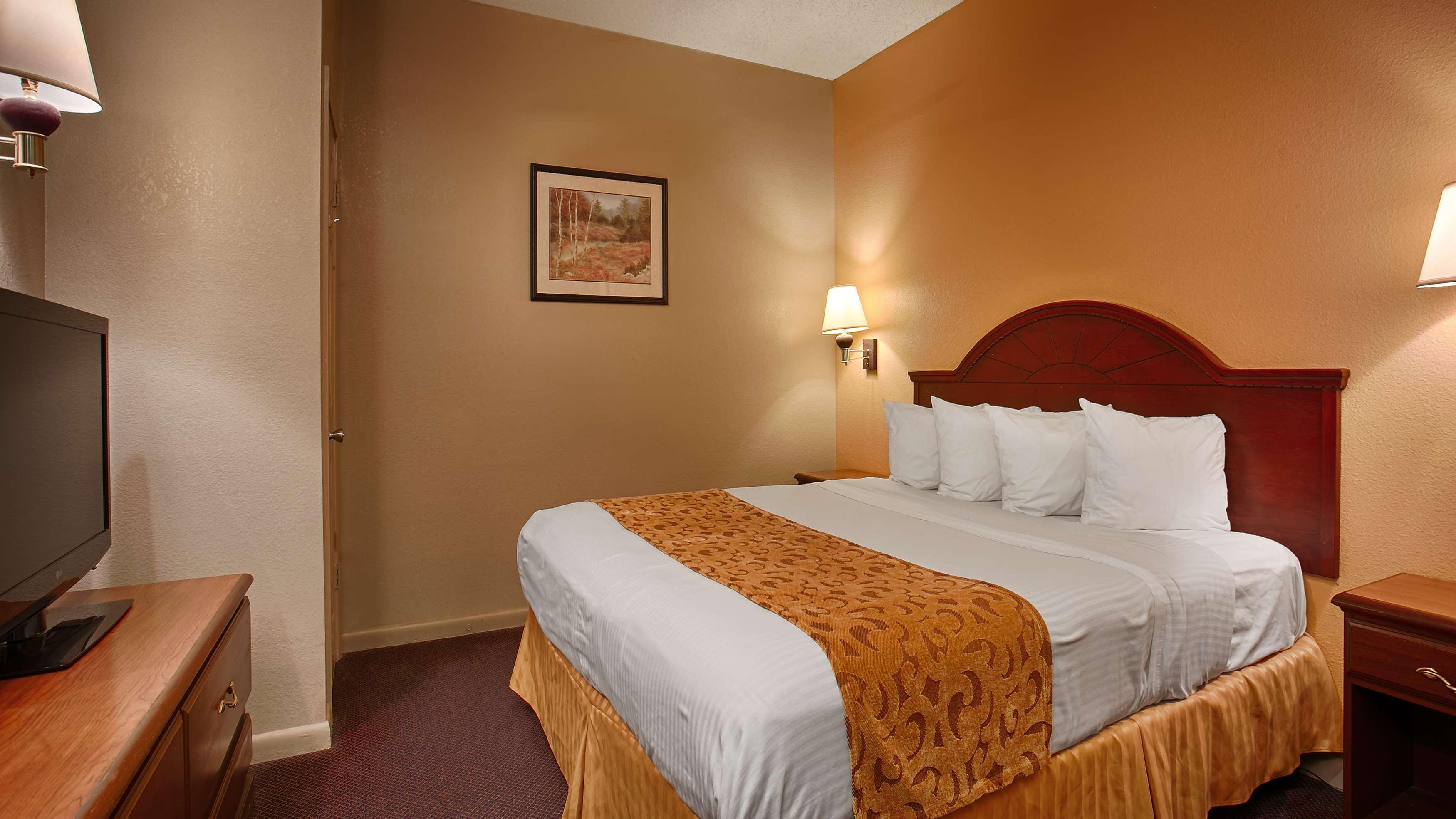 Best Western Delhi Inn Exteriör bild